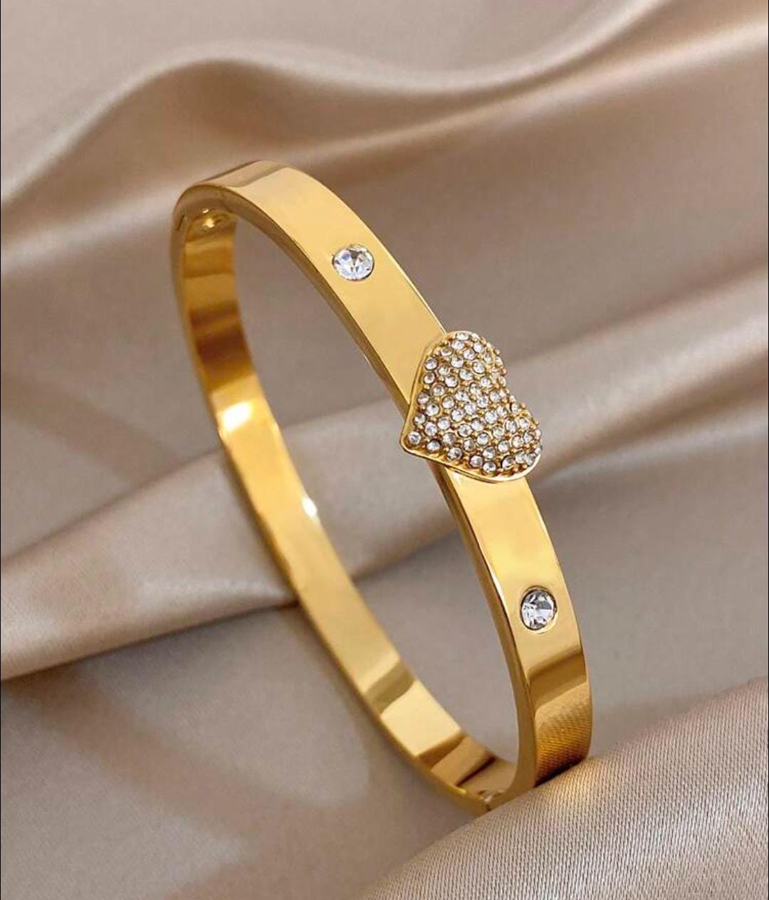 Luxe Heart Crystal Gold Bangle